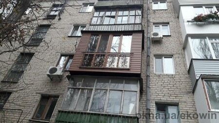 Балкон французский в ламинации "Золотой дуб"